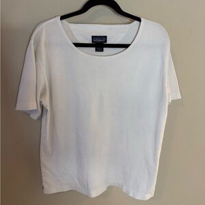 Patagonia Women’s L Organic Cotton Cream Short Sleeve Tee Shirt Logo Minimalist